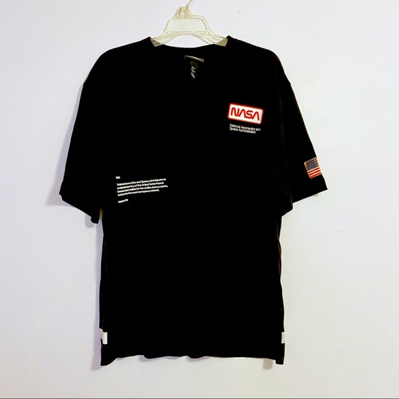 H&M NASA Black Oversized Tee - Picture 1 of 3